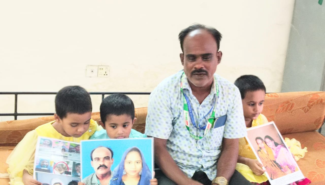 তিন নাবালিকা কন্যা সন্তান নিয়ে অশ্রুসিক্ত নয়নে স্ত্রীর বিচার দাবি করলেন স্বামী