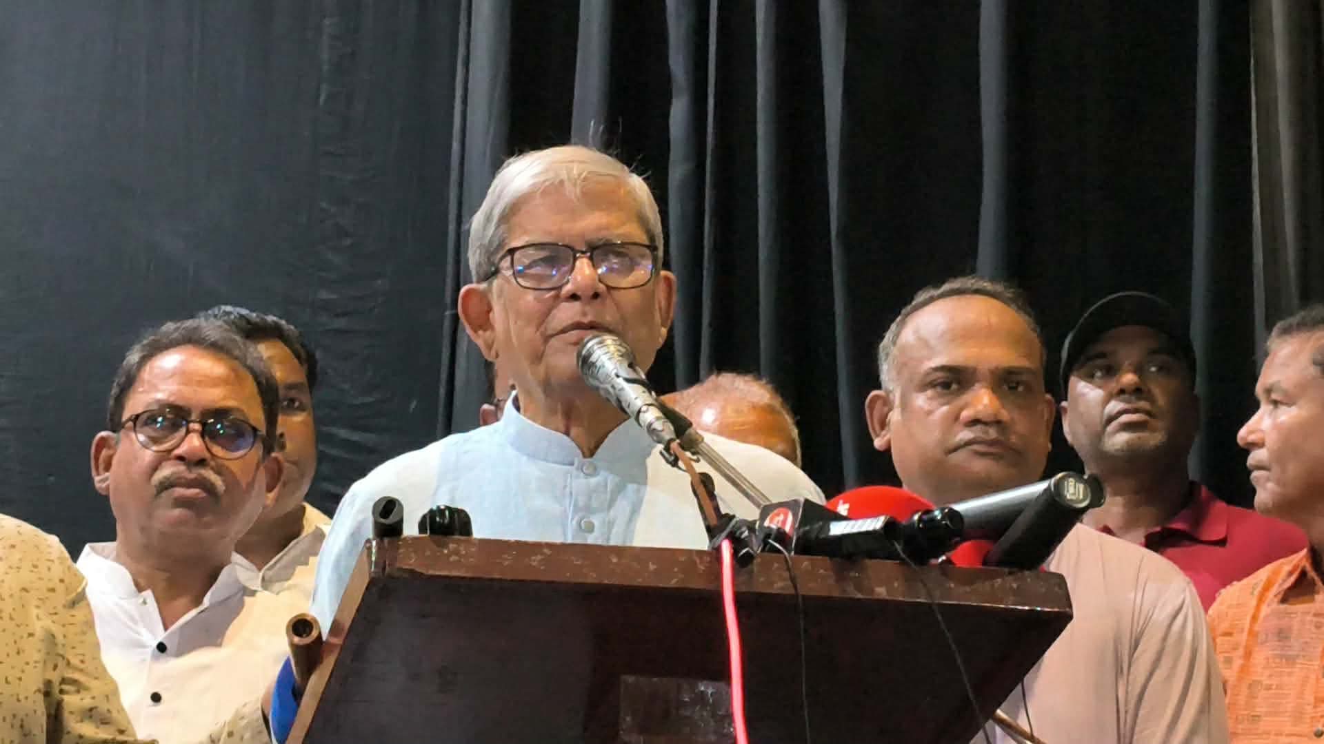 রাজনৈতিক সিদ্ধান্তে ভূল করে আবারও ফ্যাসিস্টদের কবলে পড়া যাবে না : মির্জা ফখরুল