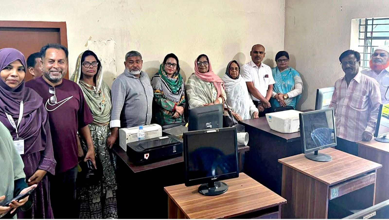 দিনাজপুরে উইম্যান চেম্বার অব কমার্স এন্ড ইন্ডাস্ট্রিঅফিস পরিদর্শন করলেন উপজেলা সমবায় অফিসার