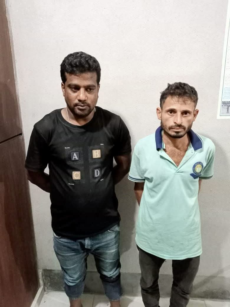 ঠাকুরগাঁওয়ে ৭০০ পিস ইয়াবাসহ ২ মাদক কারবারিকে ফিল্মিস্টাইলে আটক করলেন ডিবি পুলিশ