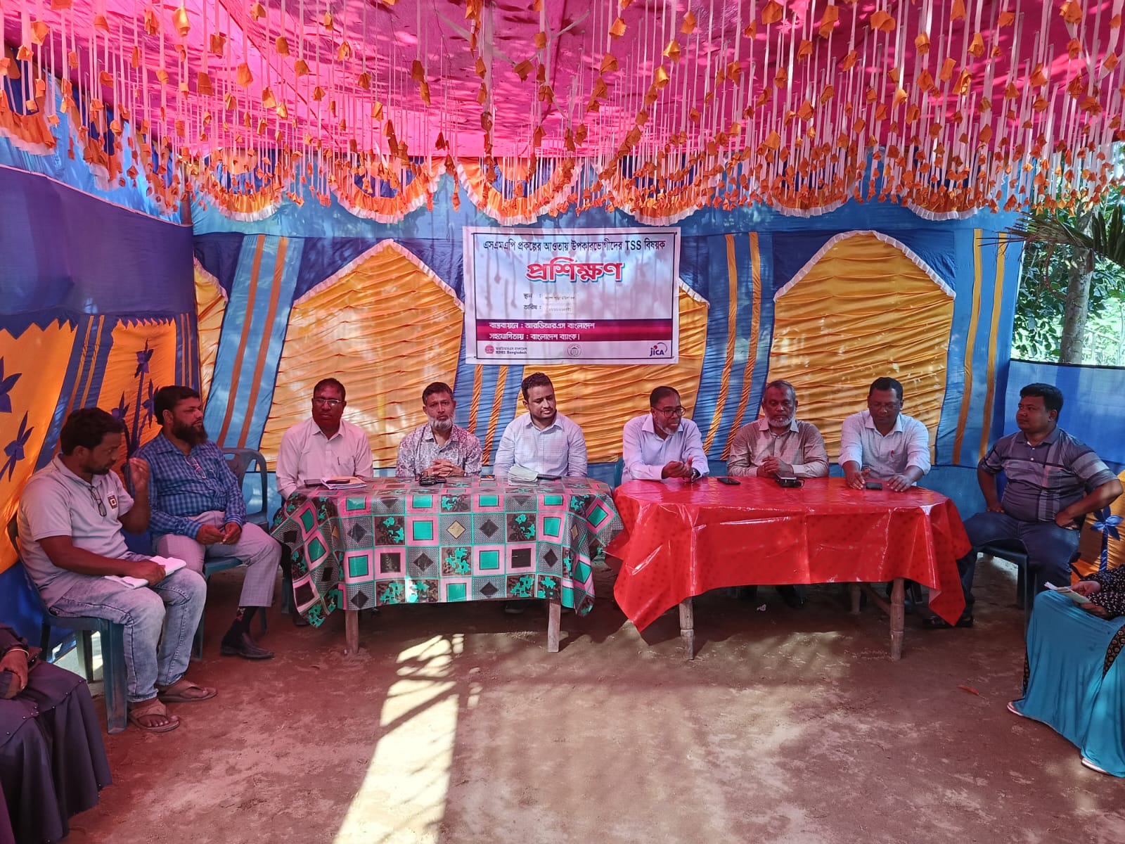 বাংলাদেশ ব্যাংকের নির্বাহী পরিচালক মাঠ পর্যায়ে প্রকল্পের কার্যক্রম পরিদর্শন