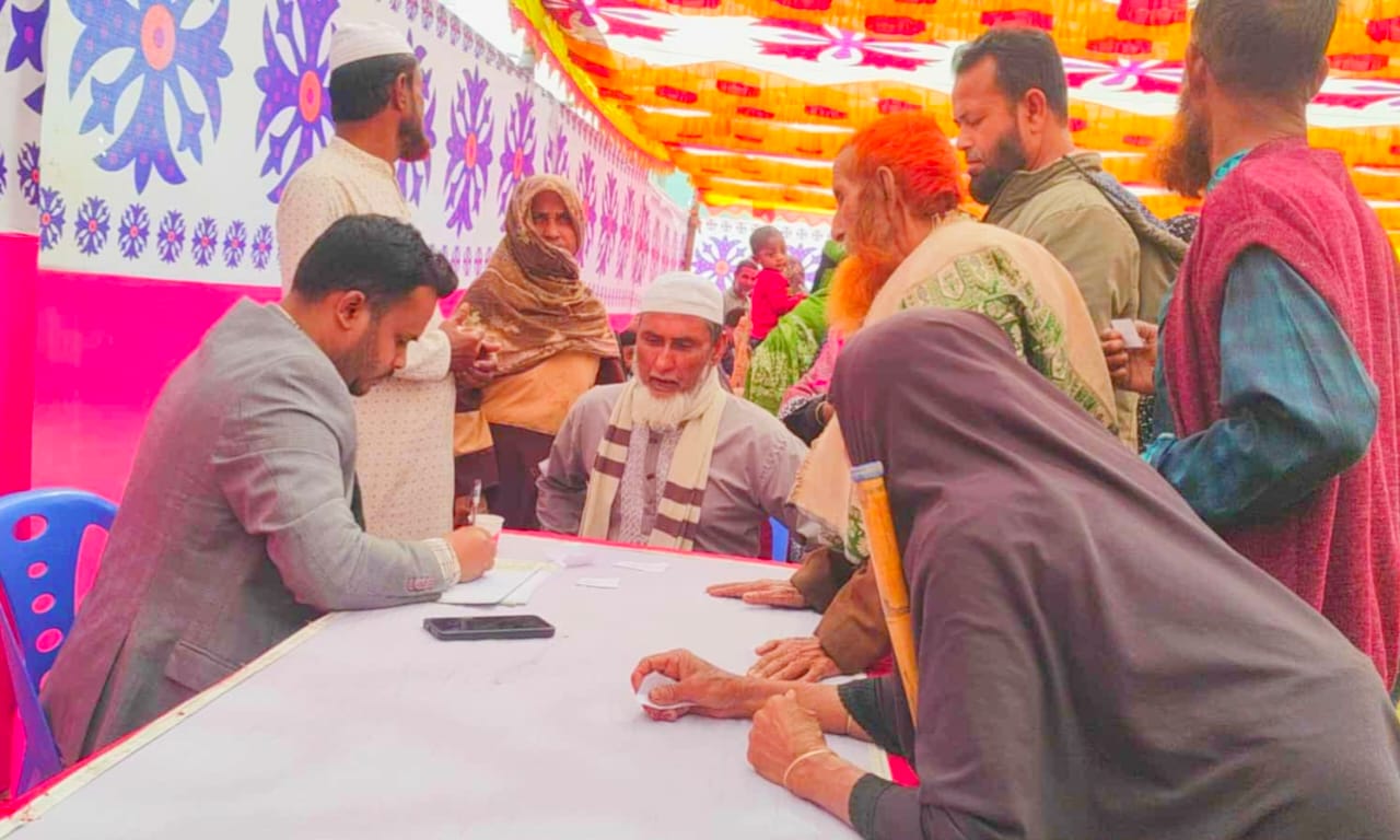 ভালুকায় বিনামূল্যে মেডিকেল ক্যাম্প ও ওষুধ বিতরণ
