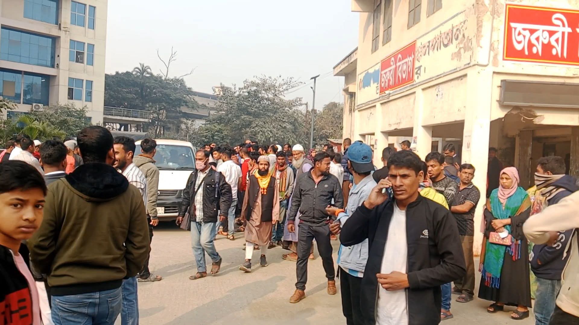 টঙ্গী গার্মেন্টসে অজ্ঞাত রোগে অসুস্থ শতাধিক পোশাক শ্রমিক‎