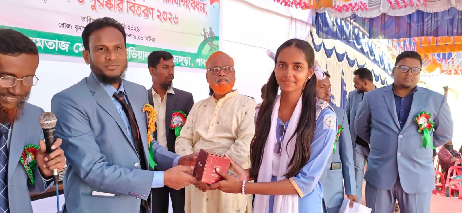 পাবনার ভাঙ্গুড়া মমতাজ মোস্তফা আইডিয়াল উচ্চ বিদ্যালয়ে বার্ষিক ক্রীড়া প্রতিযোগিতা অনুষ্ঠিত